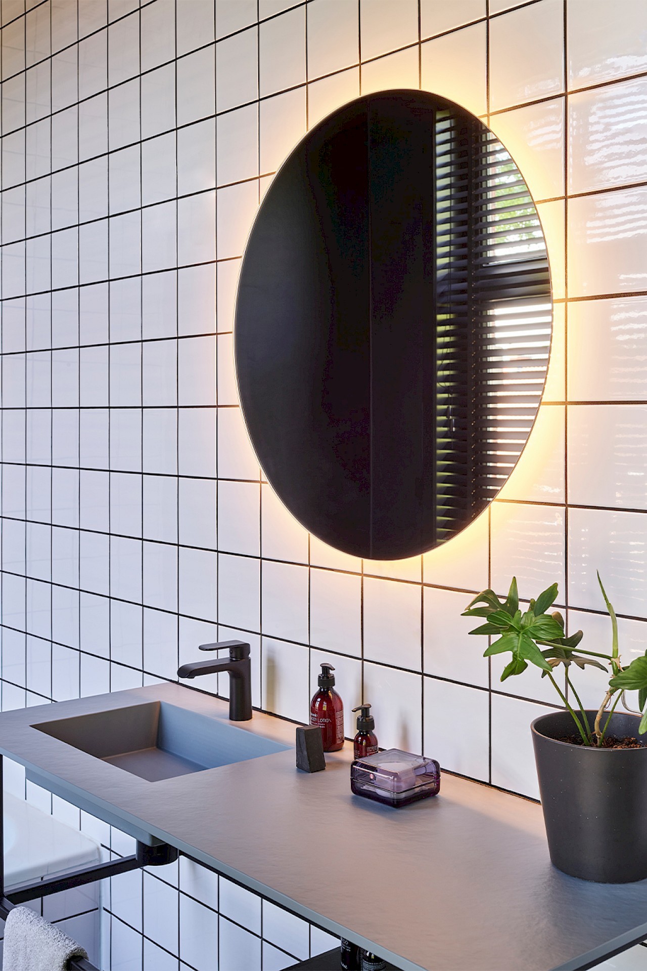 2859-257_brio_ip44_decor3-1 Miroir Brio Clear S IP44 Plus – Image 1